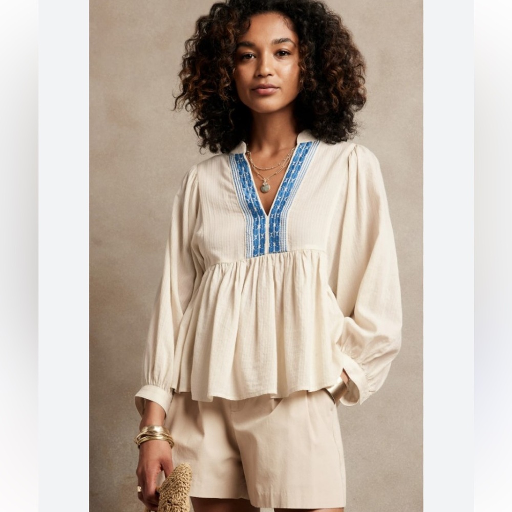 Banana Republic V-Neck Embroidered Peasant Style Blouse